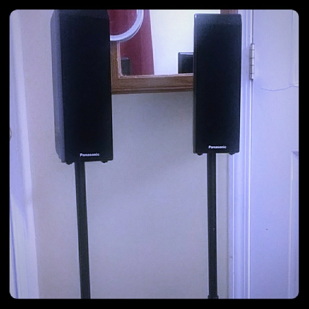 Surround sound speakers